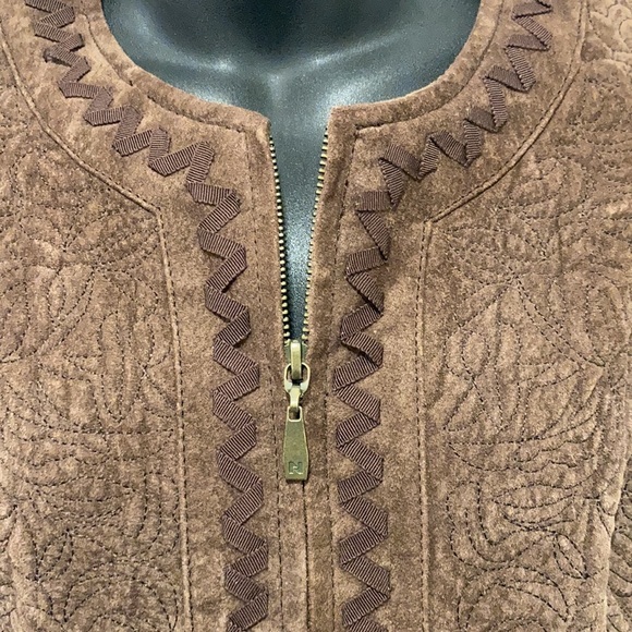 Peter Nygard Suede Jacket in Size Small - Picture 5 of 9